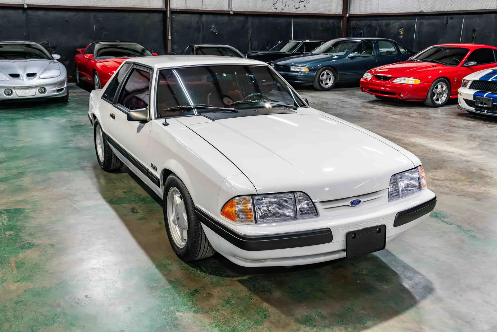 6_1991-Ford-Mustang-Oxford White-107446--39.jpg